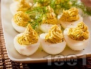 Рецепта Фаршировани (пълнени) яйца с авокадо, майонеза и горчица